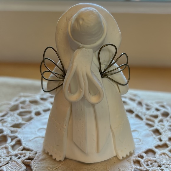 I Love You Grandma Figurine Heavenly Wishes Angel Figure with I Love You Sign - Picture 2 of 9